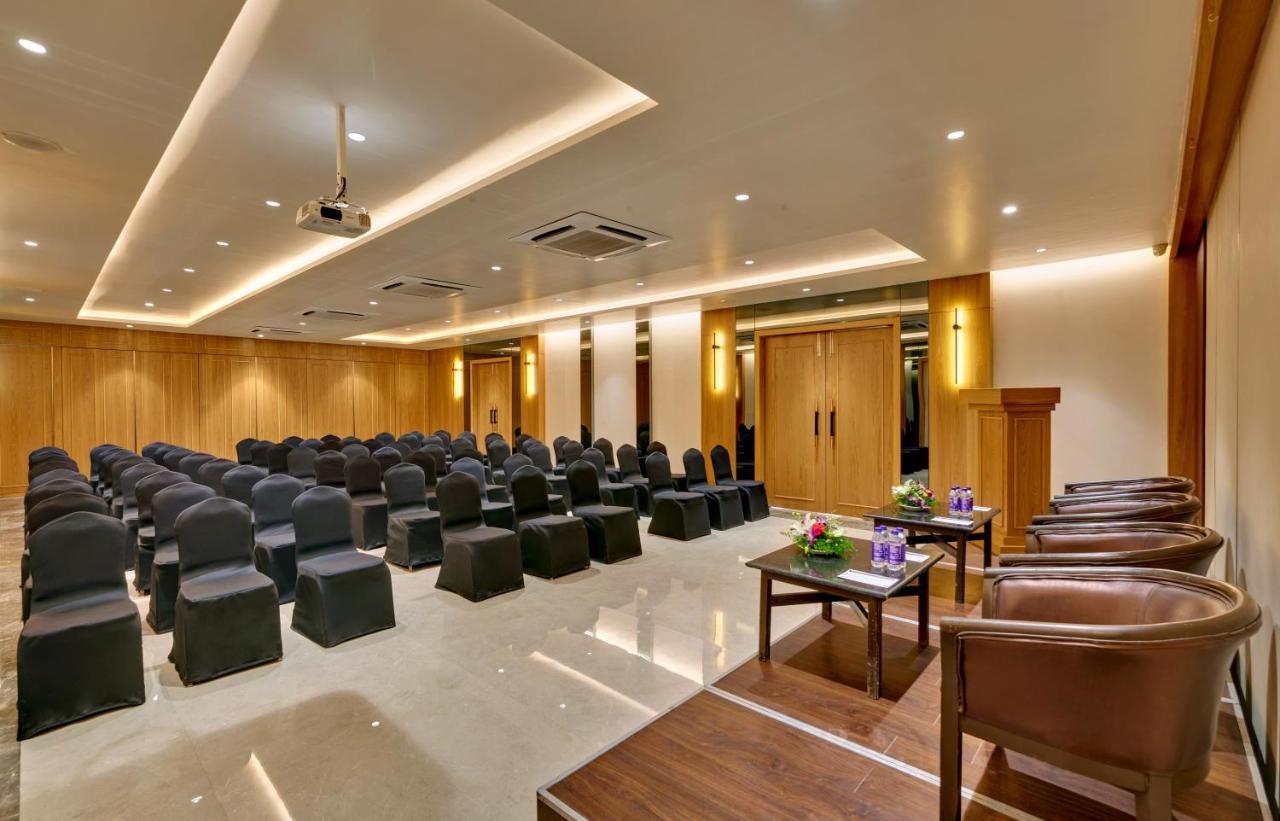 Citrus Hotel Kolhapur Exterior foto